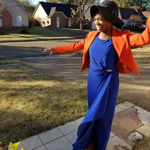 Meet your Posher, Lois